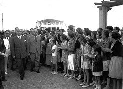 Cumhurbaşkanı Mustafa Kemal Atatürk ve Ekonomi Bakanı Celal Bayar, 9 Temmuz Salı günü Moda Deniz Kulübü’nün açılışı için Moda’ya geldi.